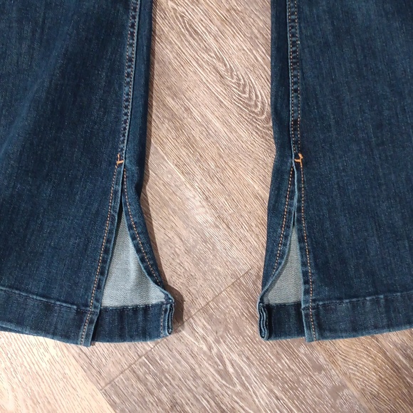 Hollister High Rise Flair Jeans - Picture 5 of 5